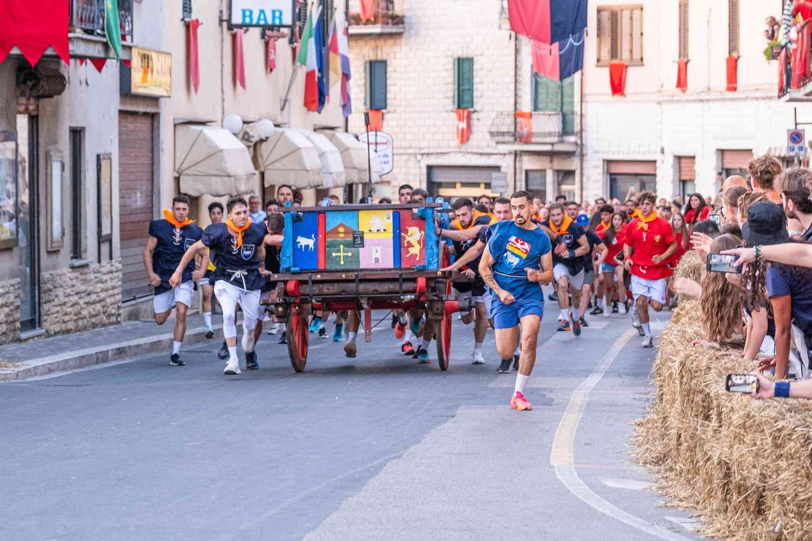 The Corsa del Biroccio at the Palio della Mannaja in Pietralunga