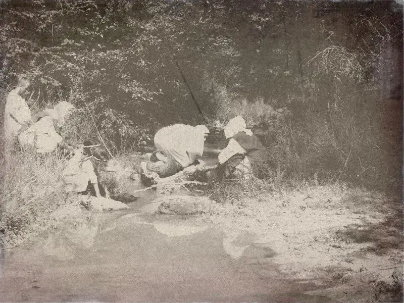 The women at the river, unwitting witnesses — historical reenactment